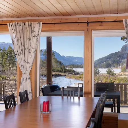 Ferieanlegg Lakehouse 14p With Sauna By The Water *