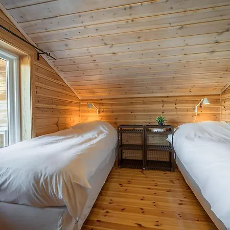 Lakehouse 14p With Sauna By The Water Врадал