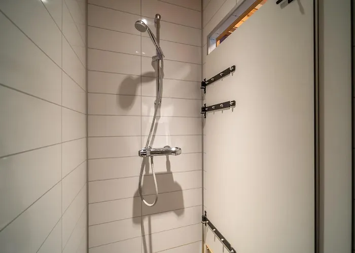 Lakehouse 14p With Sauna By The Water Ferieanlegg