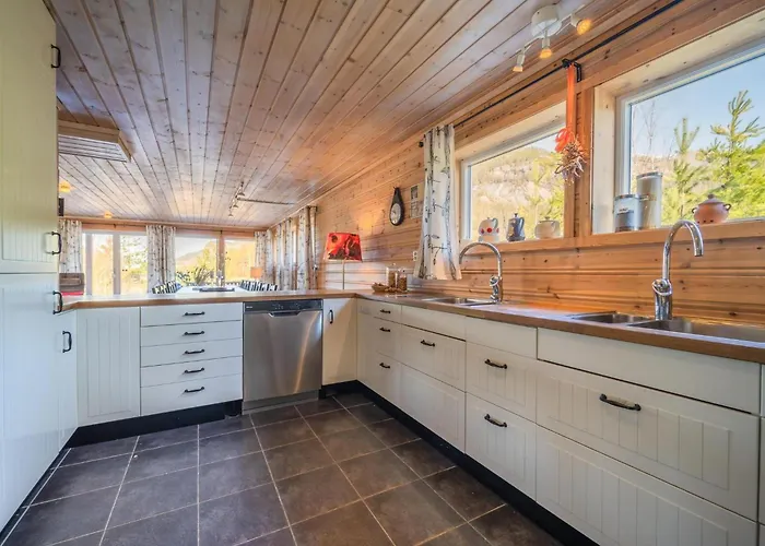 Lakehouse 14p With Sauna By The Water Ferieanlegg Vrådal