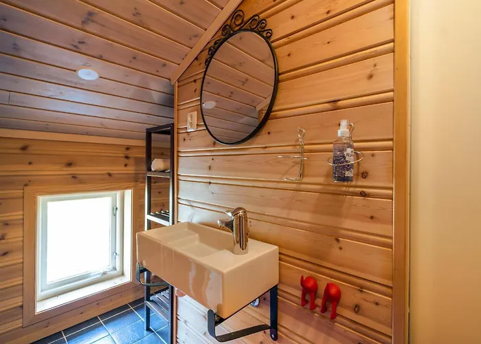 אתר נופש Lakehouse 14p With Sauna By The Water